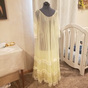 Authentic vintage Peignoir lemon yellow